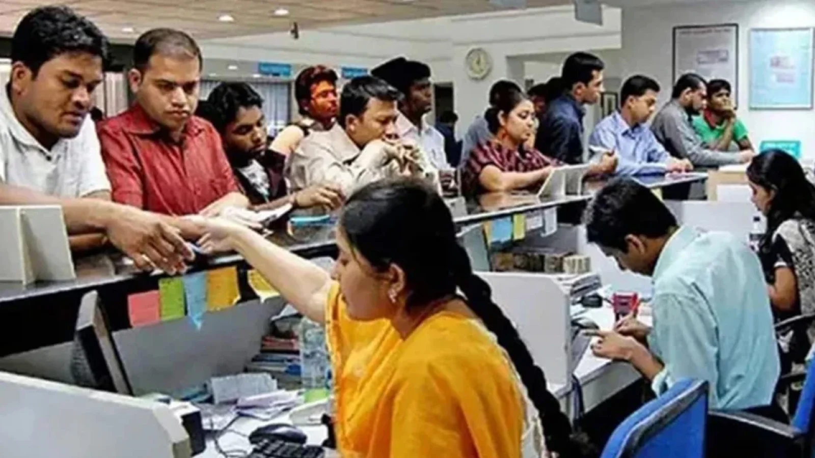 ঈদের ছুটি শেষে ব্যাংক-অফিস-আদালত খুলছে আজ