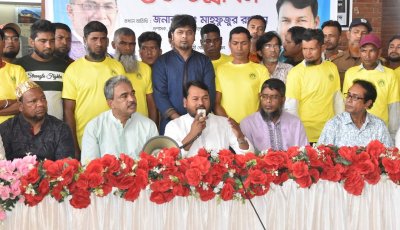 ঈদে ঘরমুখো ট্রেন যাত্রীদের সহায়তা  কার্যক্রমের উদ্বোধন করলেন রাসিক প্রশাসক