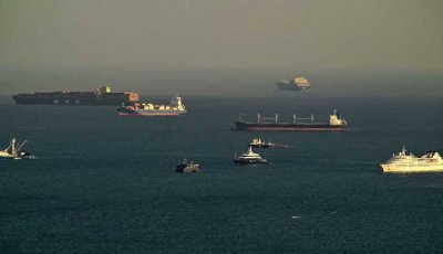 হরমুজ প্রণালী সম্পূর্ণ বন্ধ করে দেওয়ার হুঁশিয়ারি ইরানের