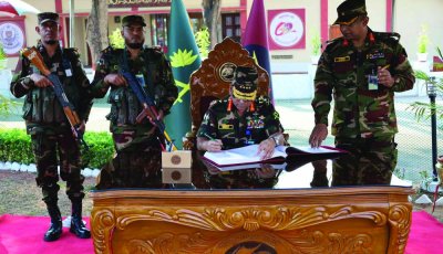 পার্বত্য চট্টগ্রামে সেনা ক্যাম্প পরিদর্শন করলেন সেনাপ্রধান