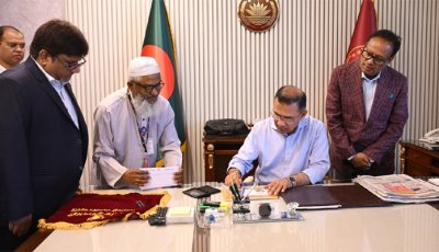 স্বাধীনতা দিবসের স্মারক ডাকটিকেট অবমুক্ত করলেন প্রধানমন্ত্রী