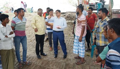 রাজশাহীর ফেরিঘাটে নৌকায় অতিরিক্ত ভাড়া আদায়, সতর্ক করল রাসিক