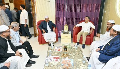 ইসলামী আন্দোলনের আমিরের বাসায় তারেক রহমান