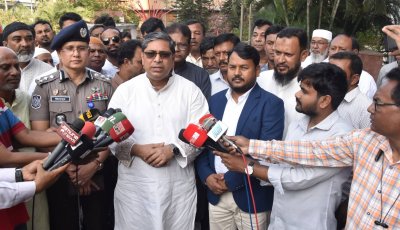 রাজশাহীতে রাসিক কর্মকর্তাদের সঙ্গে প্রতিমন্ত্রী মীর শাহে আলমের মতবিনিময়