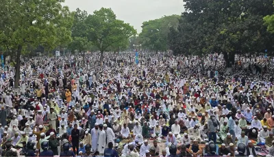 কানায় কানায় পূর্ণ ঐতিহাসিক শোলাকিয়া ঈদগাহ ময়দান